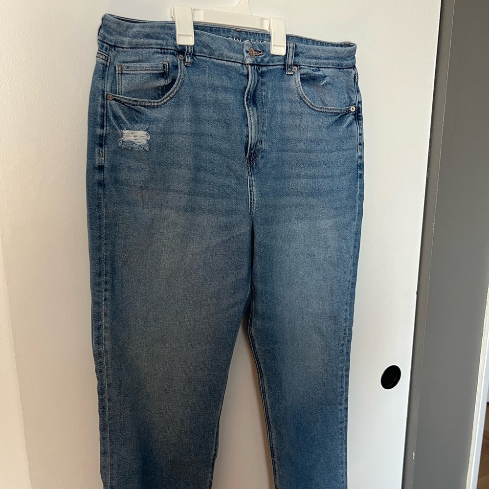 American eagle mom jeans